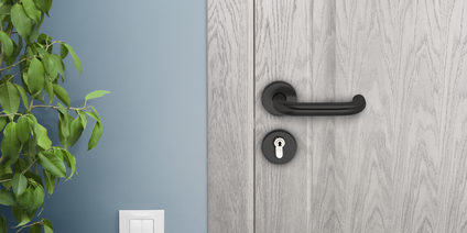 Poignée de porte moderne noire avec cylindre de fermeture