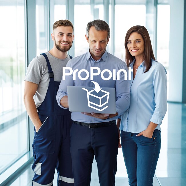 L'équipe avec ordinateur portable planifie et commande