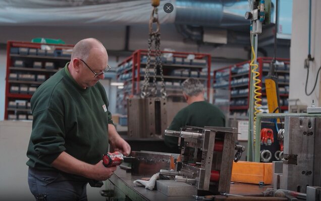 ferco-arbeit-an-maschine-landscape