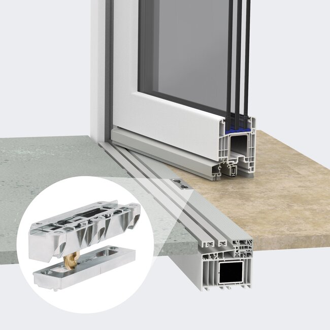 Coupe de profil d'une porte-fenêtre en PVC avec seuil SBS bb, détail sur la serrure supplémentaire