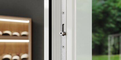 Porte-fenêtre en PVC avec système de verrouillage GU SECURY SZ-R, vue détaillée du pêne roulant