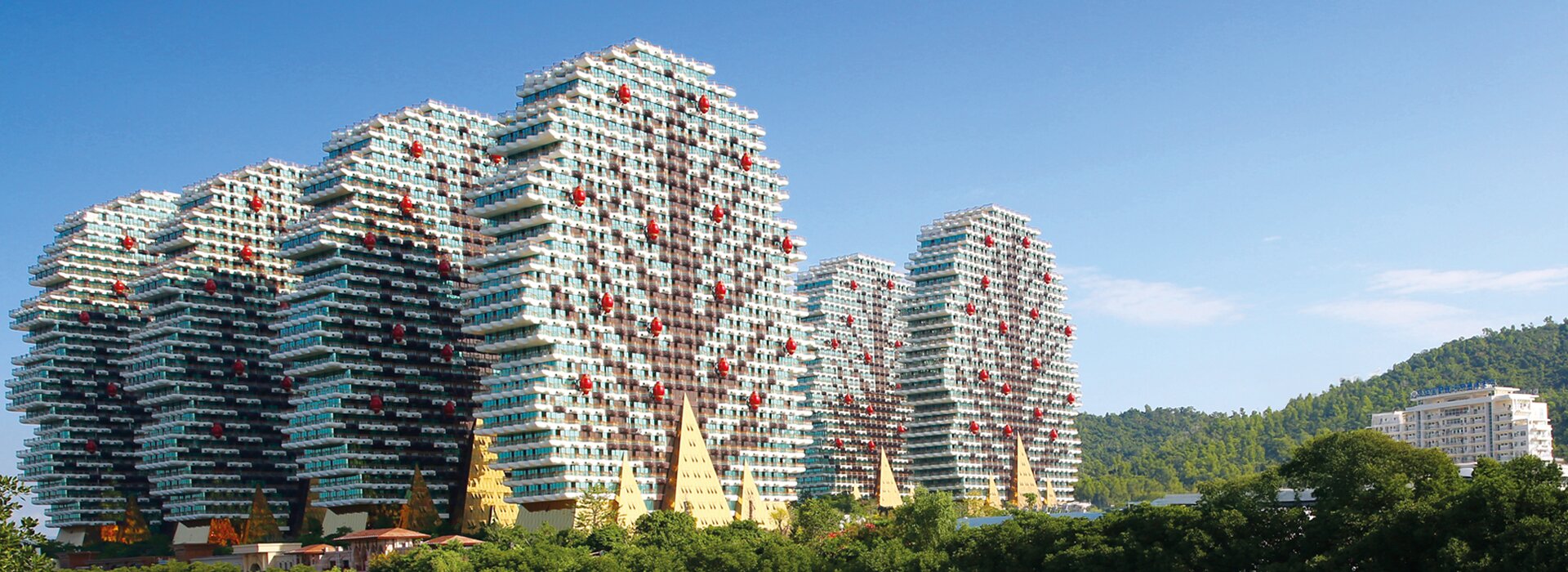 Bâtiment résidentiel avec des balcons marquants