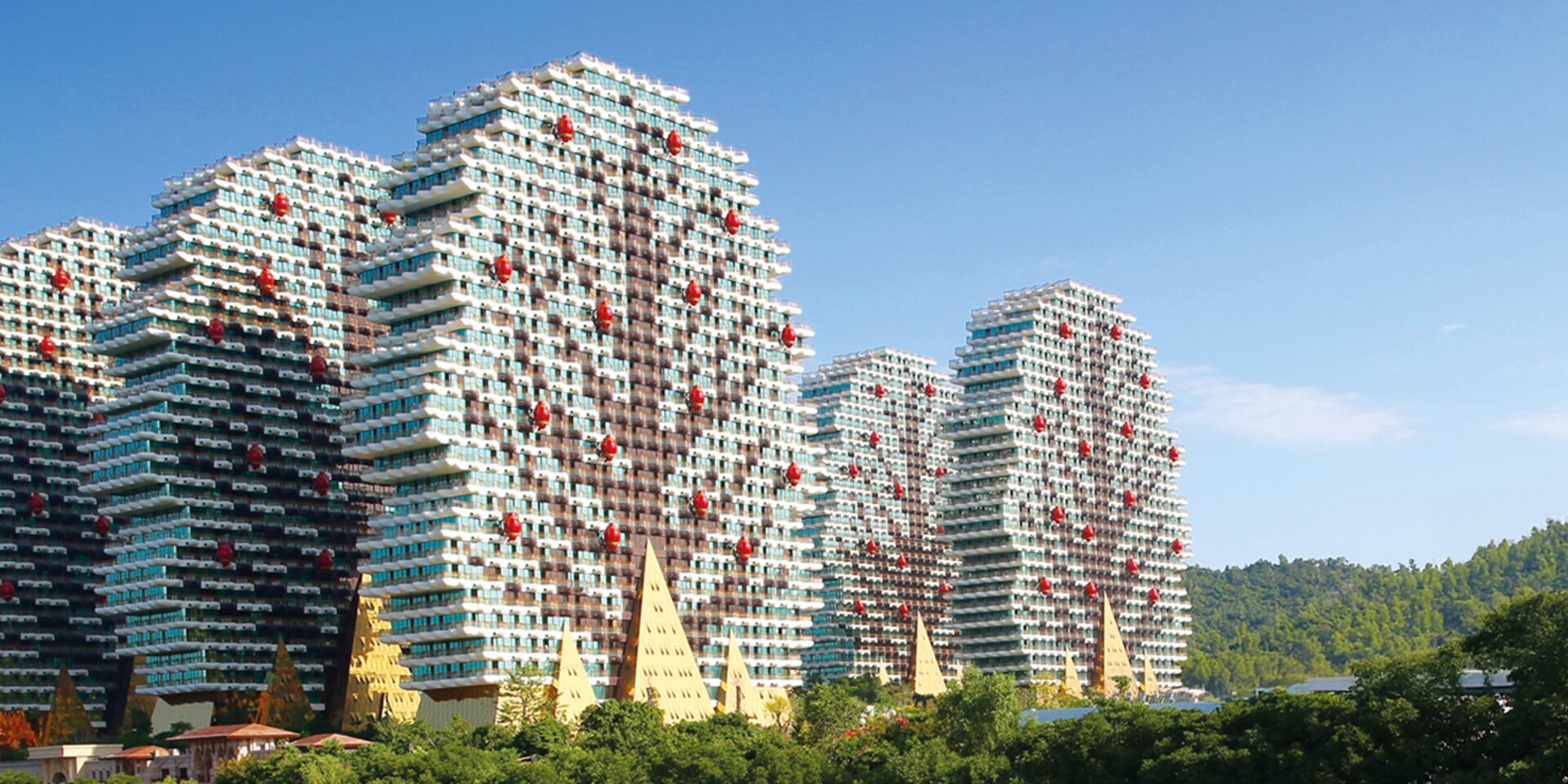 Bâtiment résidentiel avec des balcons marquants