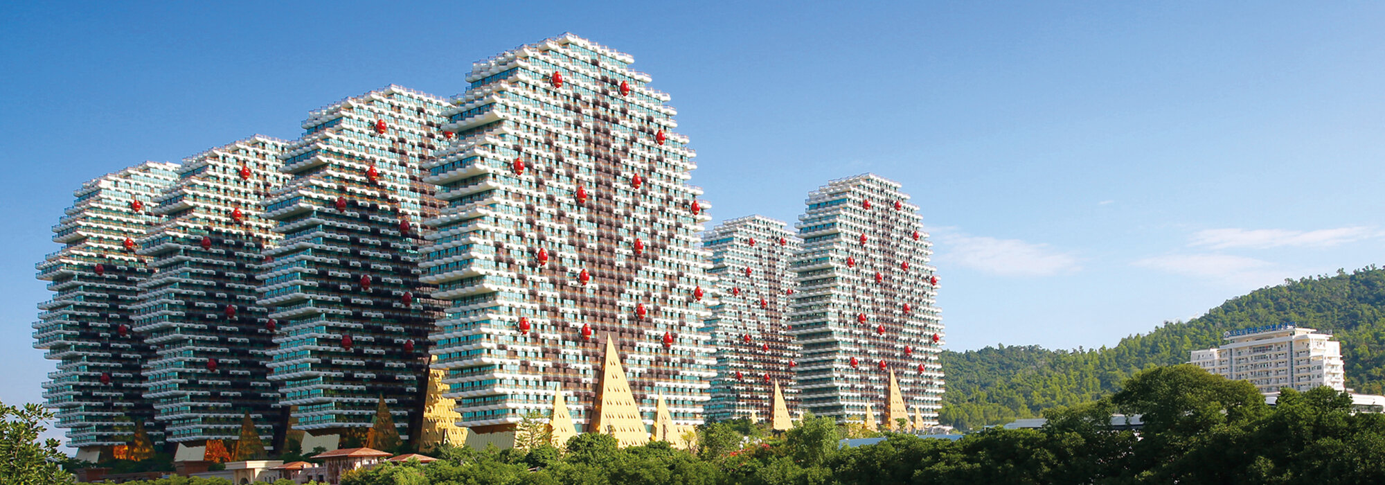 Bâtiment résidentiel avec des balcons marquants