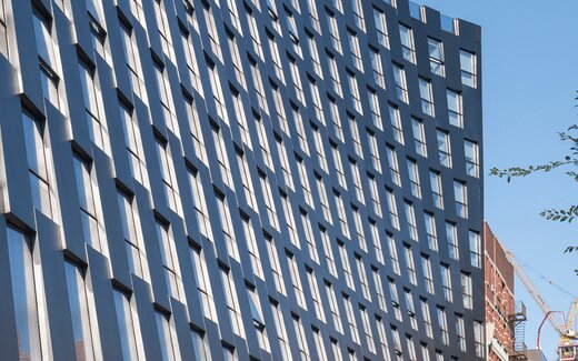 façade d’un immeuble de bureaux moderne