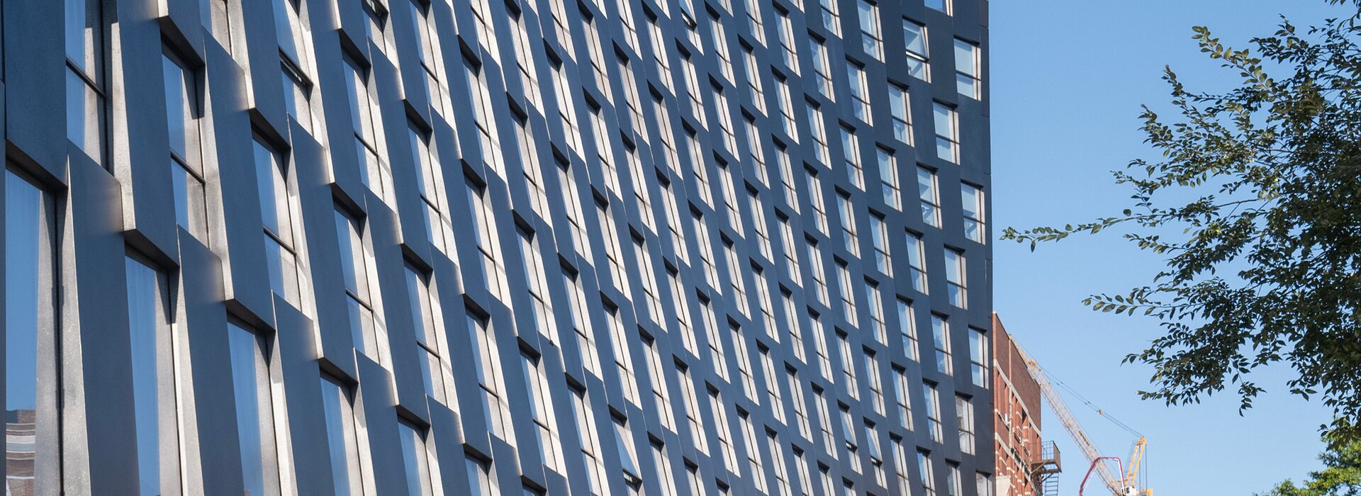 façade d’un immeuble de bureaux moderne