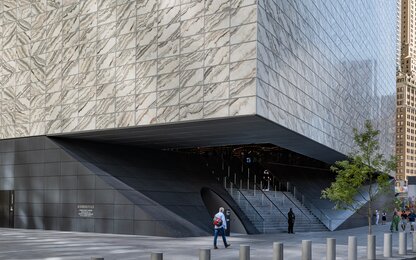 Façade innovante en marbre et métal