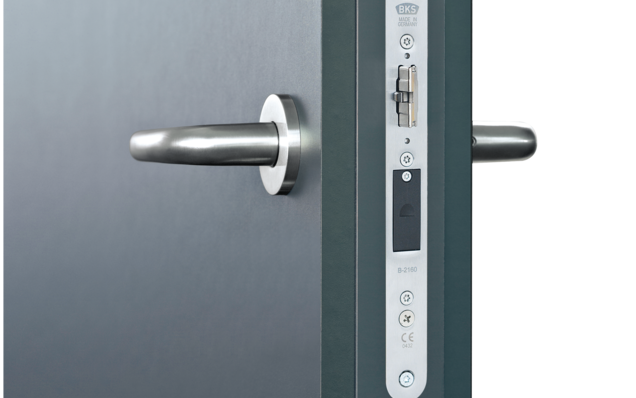 Porte avec serrure à pile radio BKSremote intégrée et garniture de béquille RONDO, sans rosace pour cylindre profilé